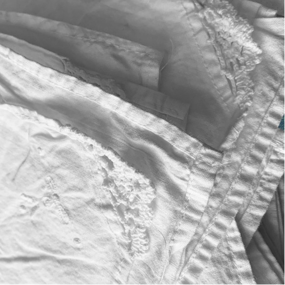 Large Vintage Tablecloth White Lace Crochet Buffet / Party / Formal Dining - Picture 6 of 13